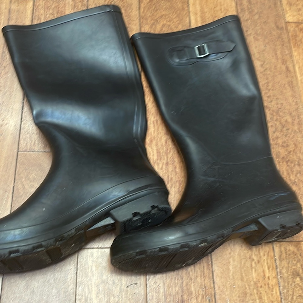 Rain boots